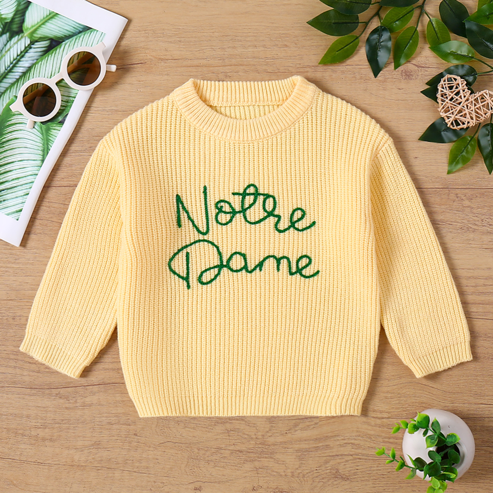 Cross-border winter children's sweater with letter embroidery, European and American style, long-sleeved round neck warm sweater for baby girls.