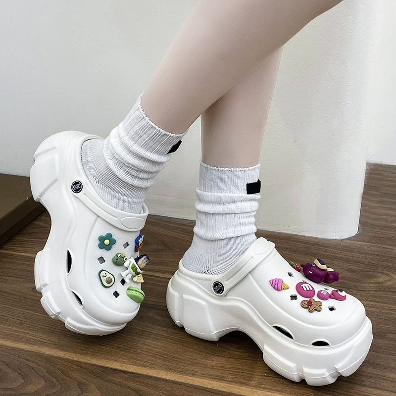 2024 новые туфли с толстой подошной дырочкой женские летние кексы увеличены Baotou пляжные сандалии носить DIY летние тапочки