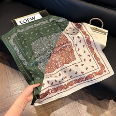 レトロペイズリーカシミア柄70 * 70サテン正方形シルクスカーフ、レディーススカーフ、卸売、多用途、軽くて豪華なスタイル