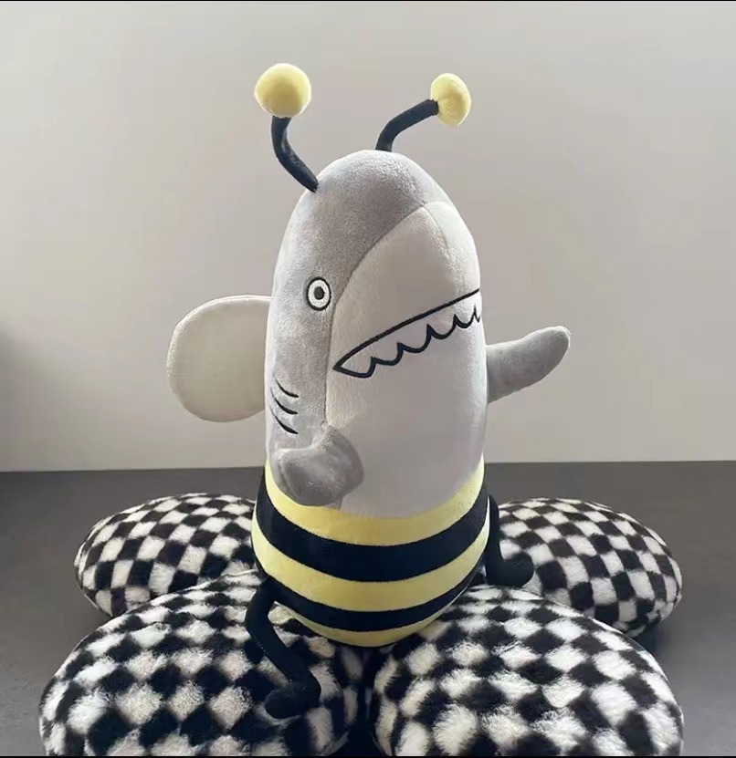 抖音爆款毛绒玩具Shark and Bee鲨鱼和蜜蜂玩具公仔鲨bee毛绒抱枕-阿里巴巴