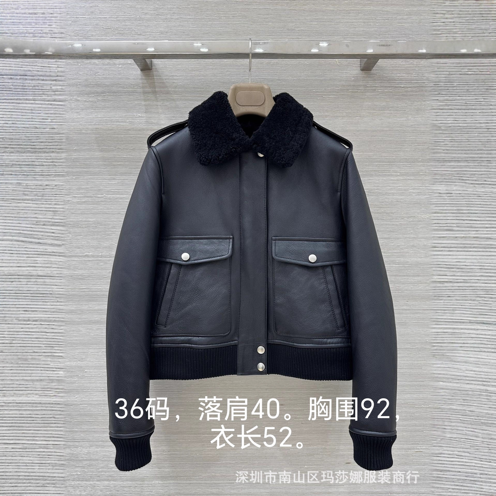 Short Leather Jacket for Petite Women, Thickened Shearling One-Piece Jacket, Fashionable and Stylish Women's Lamb Wool Biker Jacket