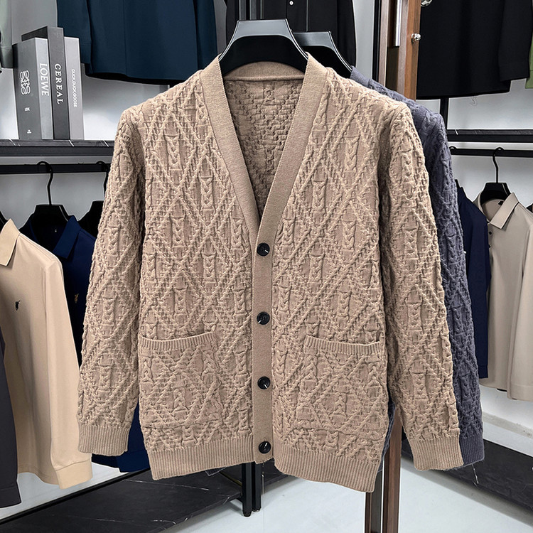 Comercio exterior ropa de hombre otoño invierno V-collar tejido de color sólido torsión camiseta de manga larga suéter de moda hombre camiseta de punto casual