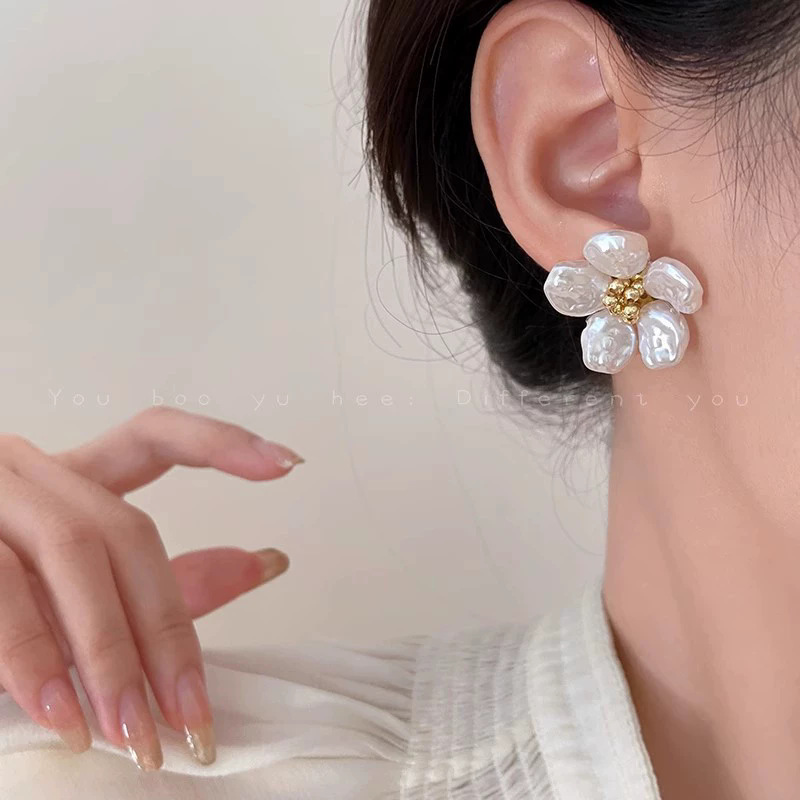 2026 viento falso sensación de atmósfera super inmortal pendientes de flores de malla temperamento suave de chiffon para mujeres pendientes
