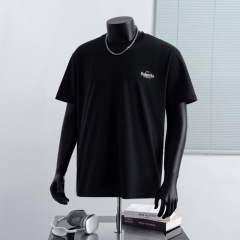 夏の軽やかな高級感、シンプルなレタープリントTシャツ、メンズトレンドブランド、立体感のあるラウンドネック半袖、万能カジュアルトップス、インス風