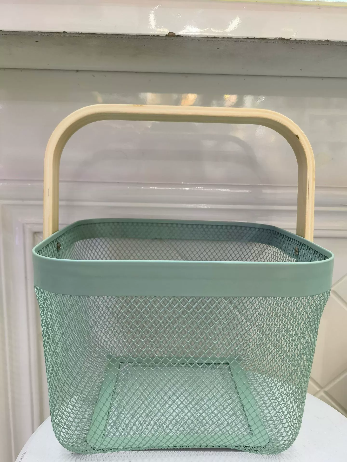 Покрытие Nordic Light Luxury Iron Art Strike Basketball Wood Handle Rolled Fruit Vegetables Basketable House Hollow Storage Basket