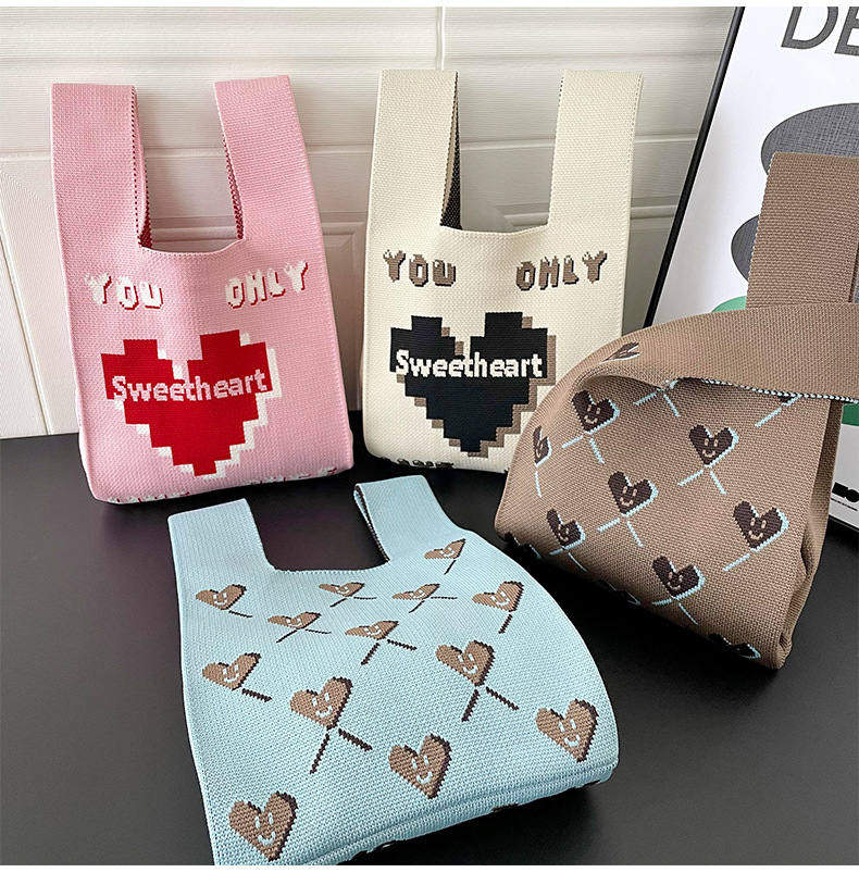 Women's Medium Polyester Letter Heart Shape Beach Open Handbag display picture 9