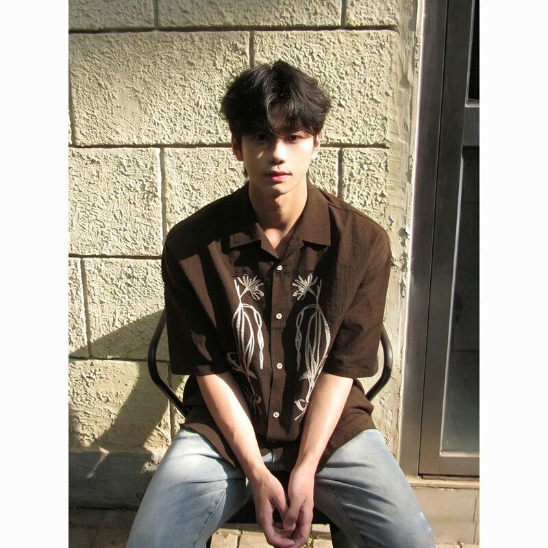Twin Flower Casual Summer Short-Sleeve Shirt with a Relaxed Fit, Cuban Collar, Spring/Summer Mountain Style Outdoor Brown Half-Sleeve Shirt
