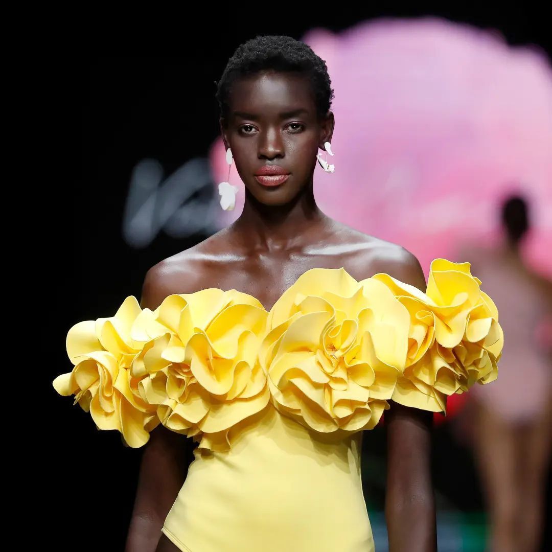 GraceChic 3D Floral Strapless High-End Solid Color One-Piece Swimsuit Set For Women 2024 European And American New Swimwear_voghion.com