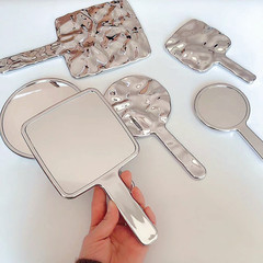 Creative new girl handle mirror, desktop handle beauty makeup mirror, clear makeup mirror, small mirror