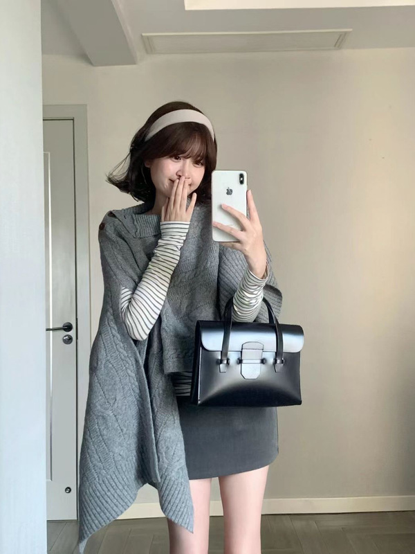 高品质~早秋氛围感斗篷披肩针织衫女新款慵懒风独特漂亮短款上衣|undefined