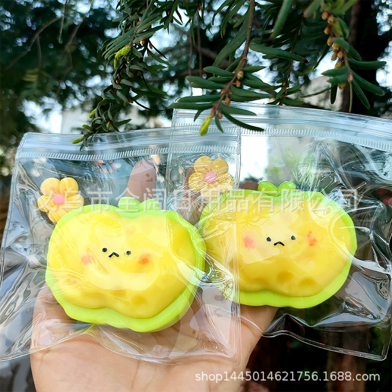 Маленькая красная книга с тем же красным яблоком щепотка, имитация грязи, маленькая игрушка для распаковки яблока, медленно отскочить подарок