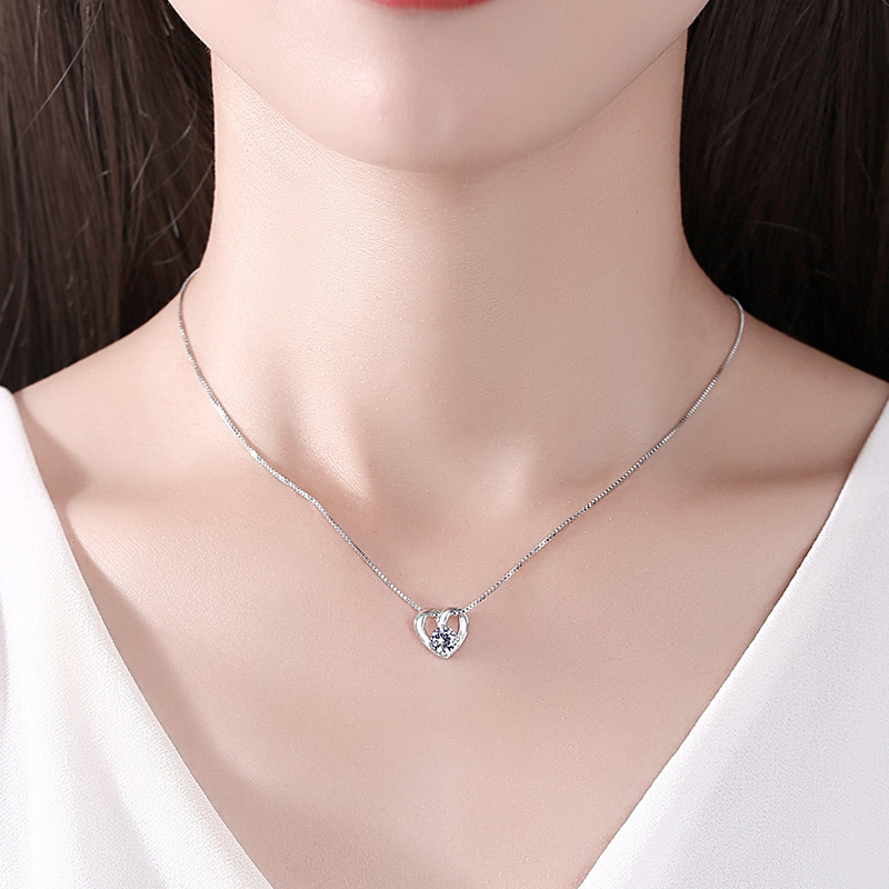 Collar de plata esterlina en forma de corazón para mujer S925 estilo coreano Cadena de clavícula incrustada en forma de diamante estilo coreano Corazón de melocotón creativo estilo japonés y coreano Nuevo