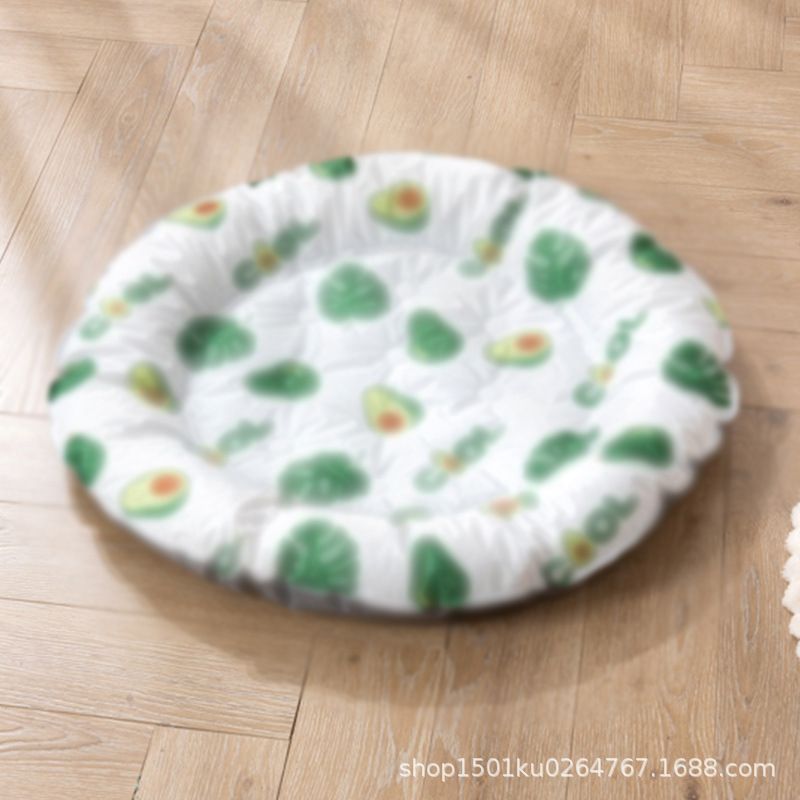 옛날 스타일의 아보카도 얼음 둥지