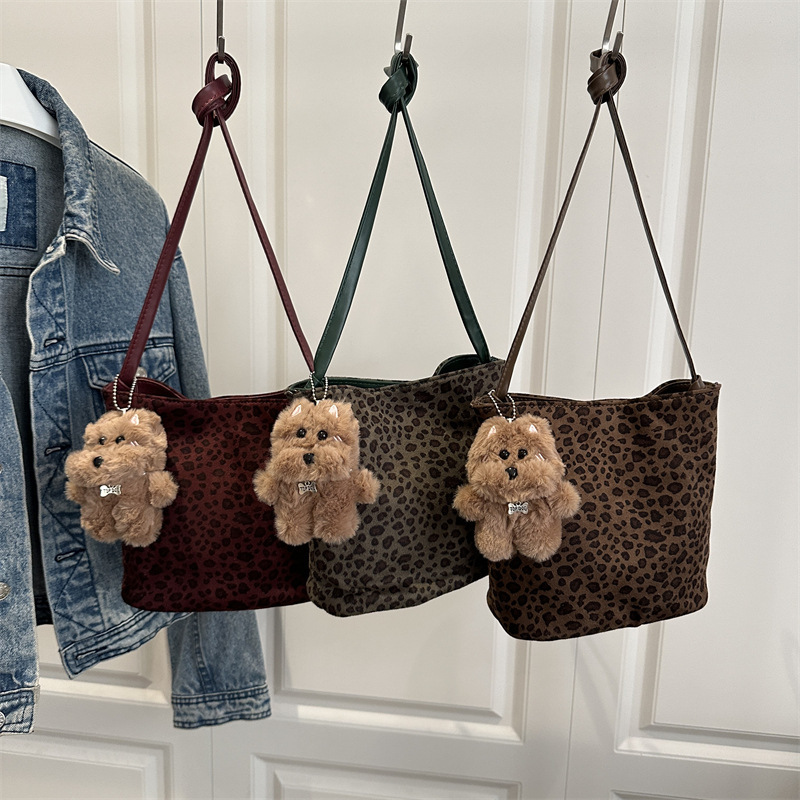 2026 Spring Cheap Fashion Bags Stylish Exquisite Versatile Shoulder Leopard Print Bag Women's Crossbody Bucket Bag