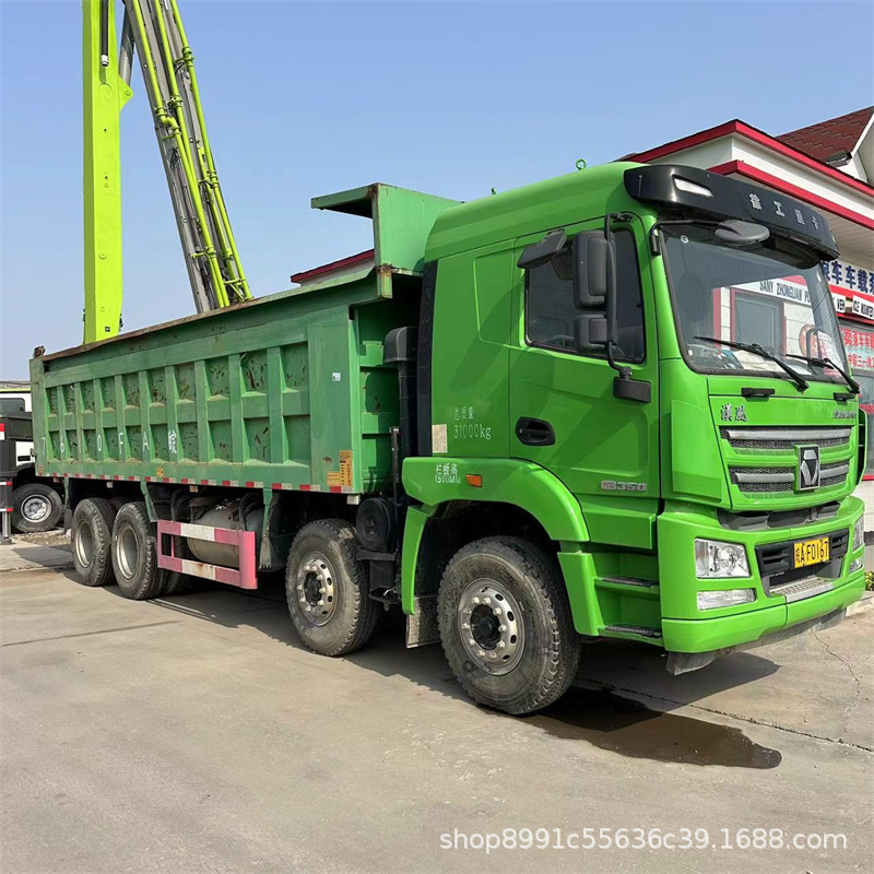 工程砂石料自卸车中国重汽400马力渣土车装载能力强大吨位装卸货