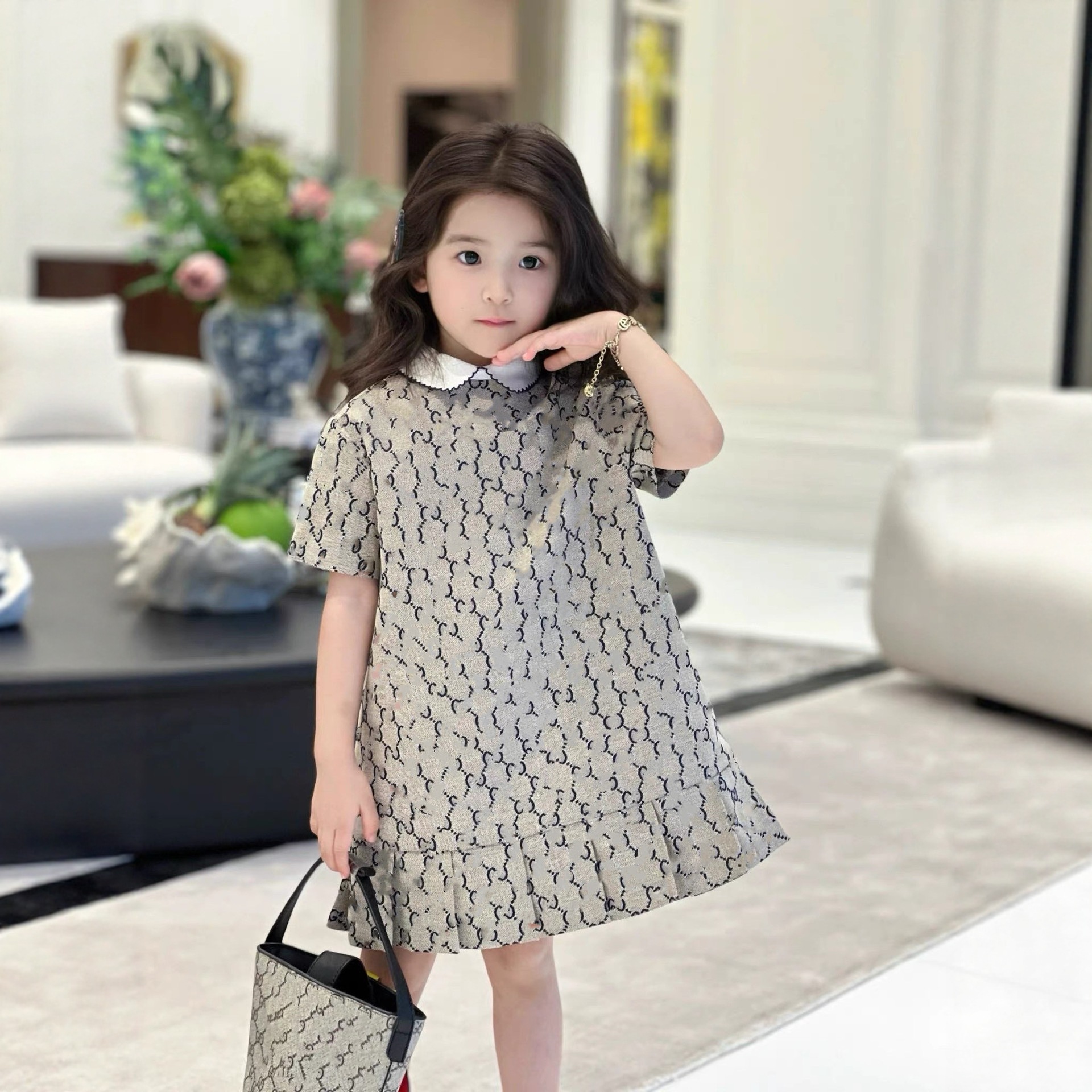 New Girls' Jacquard Letter Dress with a Turn-Down Collar, A-Line Skirt, Korean Princess Style Children's Clothing for Spring and Autumn