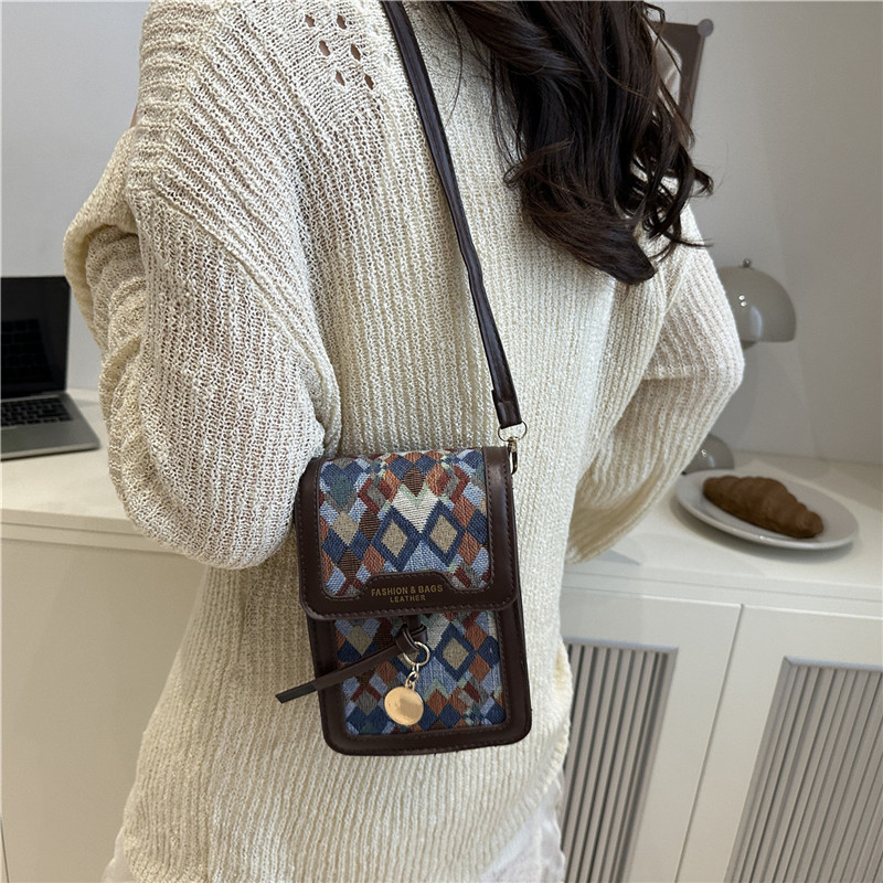 Bagos de alta sensación de nicho para mujeres nuevas bolsas de mochila retro bolsas de mochila francesa de hombro para mujeres transfronterizas