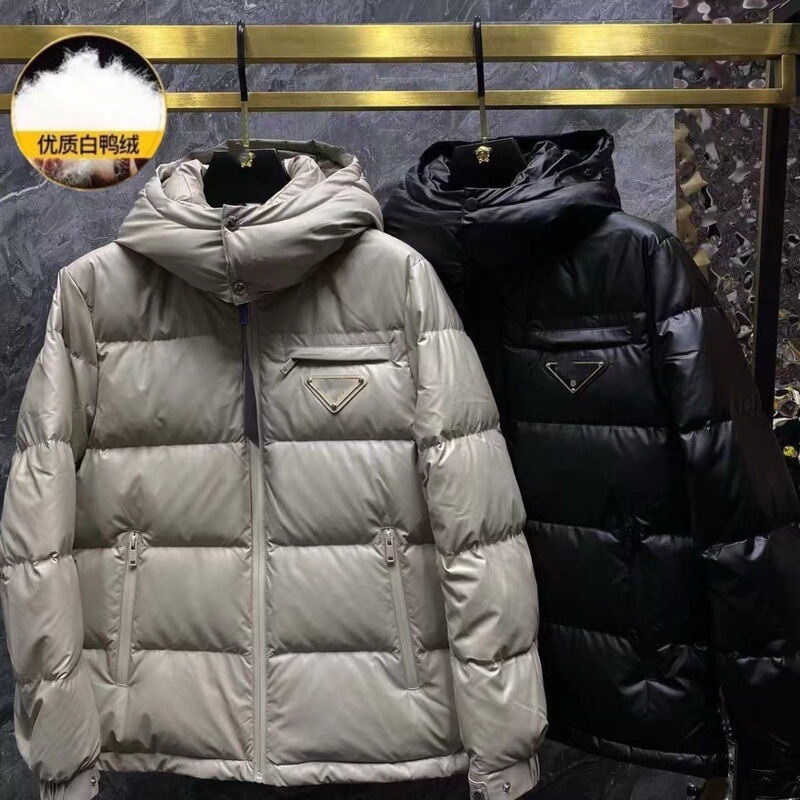 P brand's new European-style down jacket with a triangular logo on the chest, designed for couples, featuring a detachable hood and extra padding for warmth P brand's new European-style down jacket with a triangular logo on the chest, designed for couples, featuring a detachable hood and extra padding for warmth