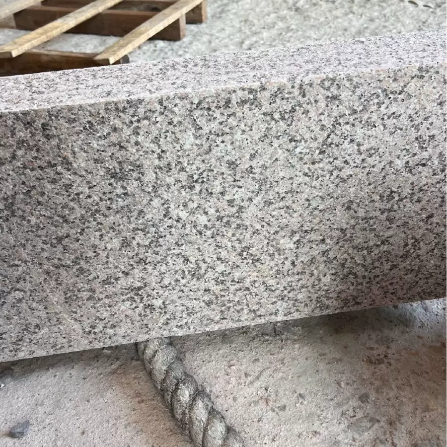 樱花红荔枝面园林建筑石材不易损坏 抗压性强地铺石材