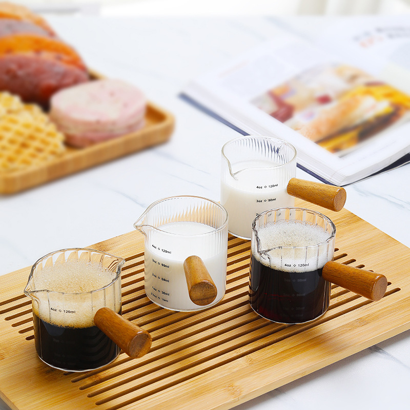 Household Transparent Espresso Milk Measuring Cup with Scale, Mini Seasoning Sauce Cup, Wooden Handle Milk Jug, Small Milk Cup
