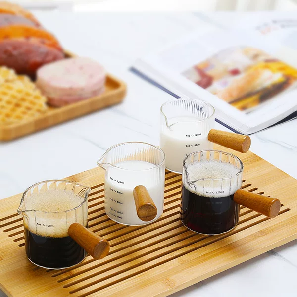 Household Transparent Espresso Milk Measuring Cup with Scale, Mini Seasoning Sauce Cup, Wooden Handle Milk Jug, Small Milk Cup