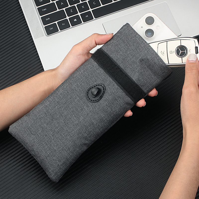 Cell phone signal shielding bag, roll-up buckle signal shielding bag, car key anti-theft bag, RFID credit card anti-swiping bag