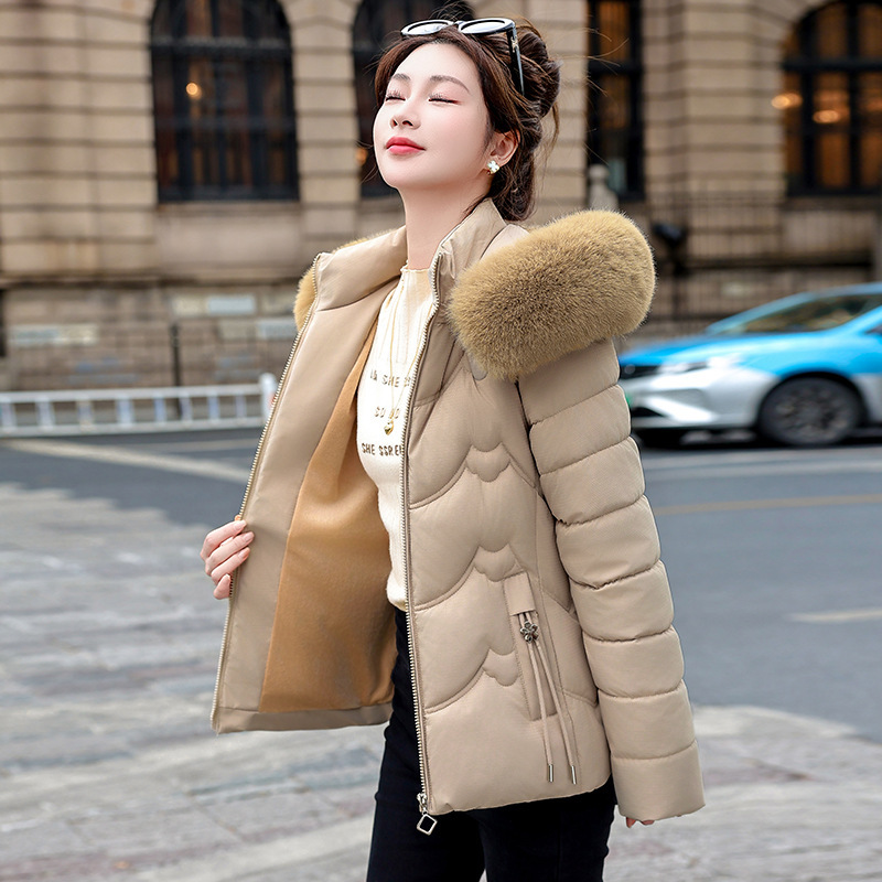 Nueva ropa de invierno sombrero de cuello de cabello grande abrigo de algodón mujer abrigo de pluma corta abrigo de moda delgada abrigo de algodón caliente