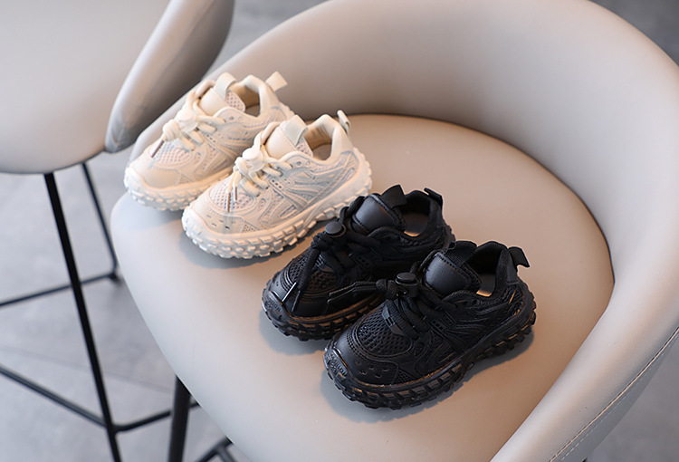 2024 Primavera Autunno Nuove scarpe alla moda per pneumatici Versatili per ragazze e ragazzi, Scarpe sportive in rete bianche e nere, Ragazzi casual_voghion.com