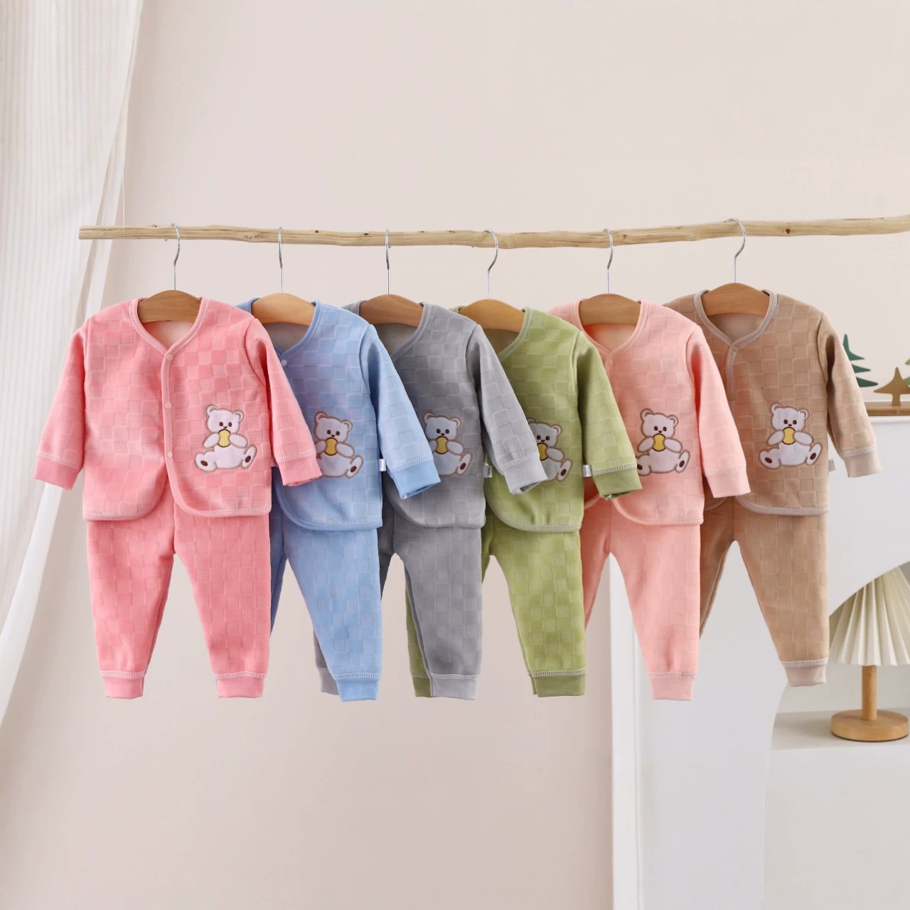 Bebés sin hueso con ropa interior cálida para bebés confortante para hombres y mujeres con chaqueta suave de terciopelo, pantalones de otoño con leggings