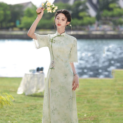 綠色顯瘦奧黛新中式改良旗袍年輕款女國風復古短袖連衣裙日常可穿