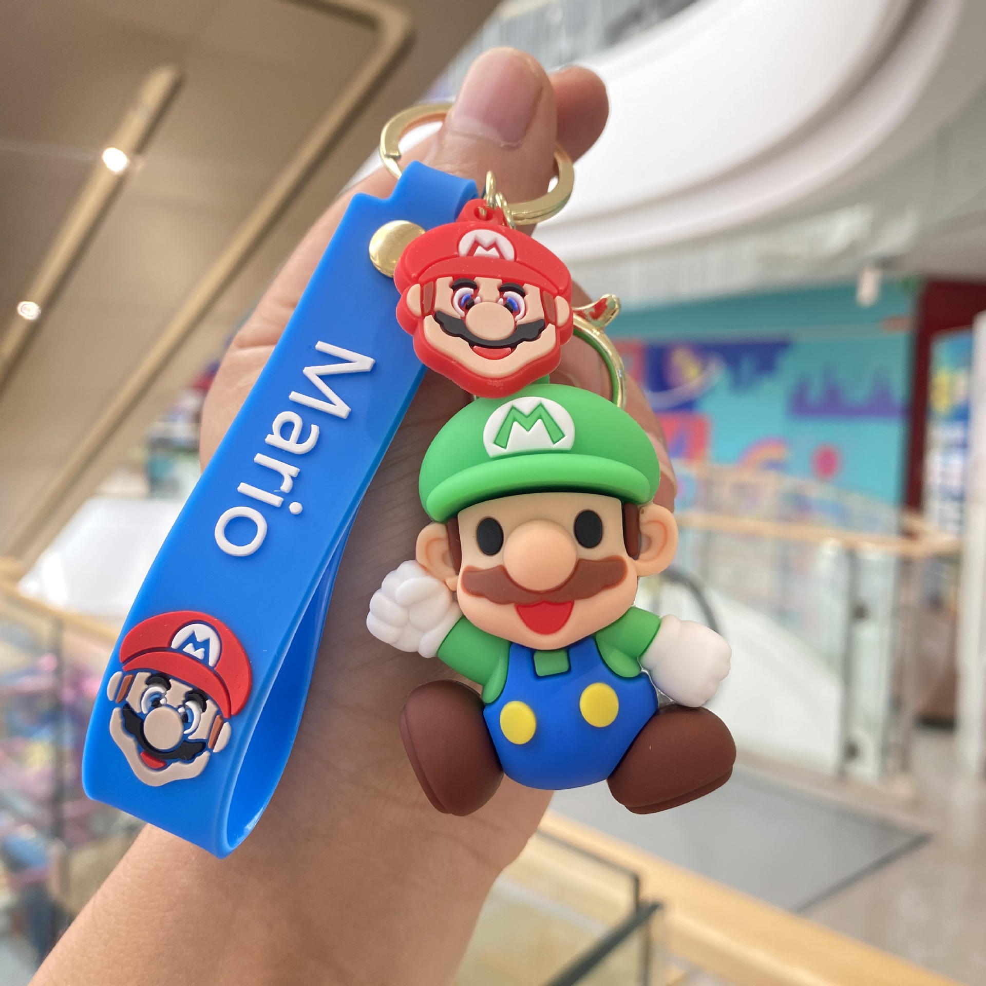 Super Mario llavero muñeca pareja mochila colgante coche llavero máquina de la muñeca pequeño regalo al por mayor