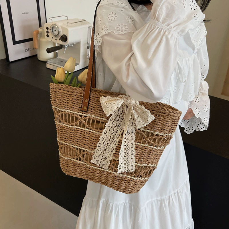 Capacious straw shoulder bag, summer fashionable beach basket, woven one-shoulder bag