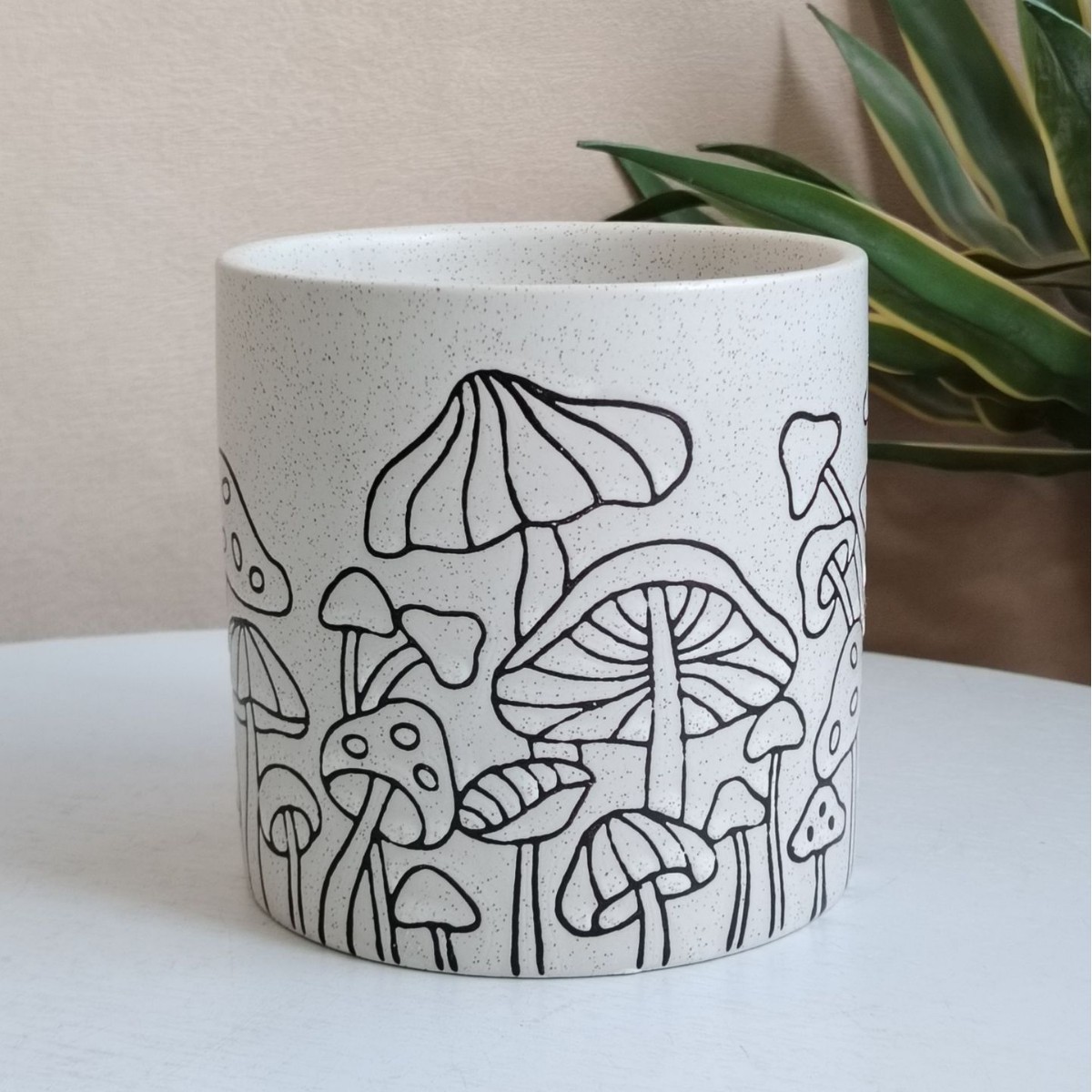 蘑菇盖印打孔陶瓷花盆简约轻奢高档蝴蝶兰花绿植花卉透气花器