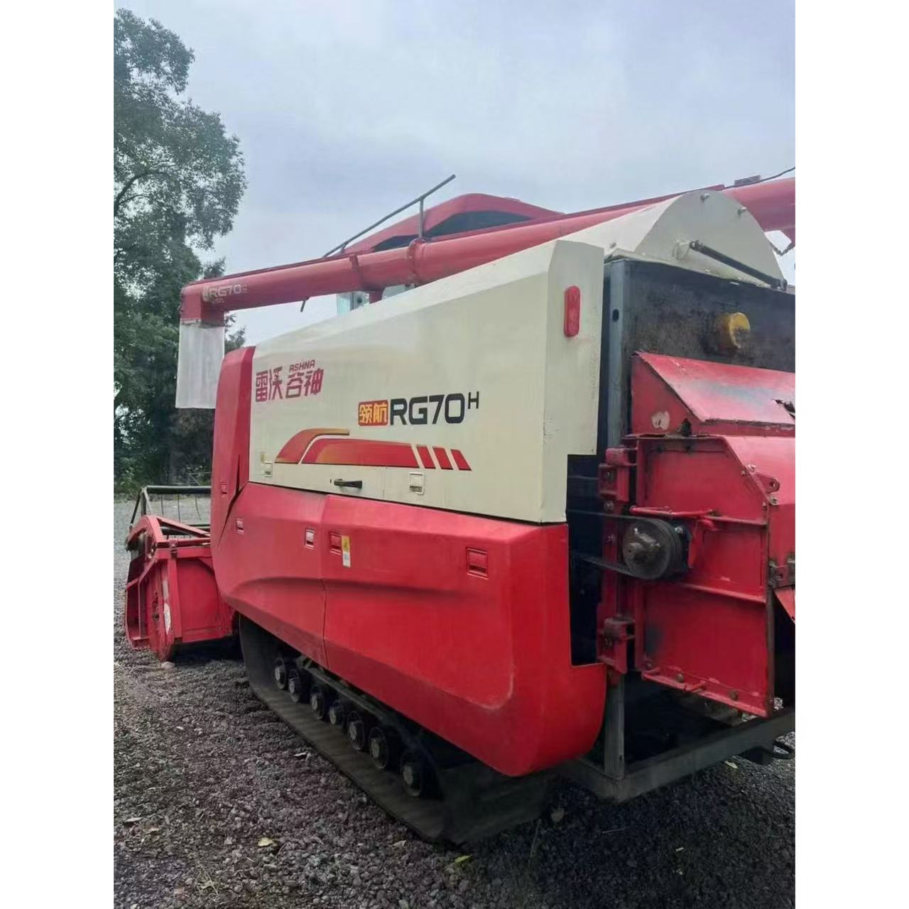 2022 Cosechadora de cereales sobre orugas Revo 70 usada