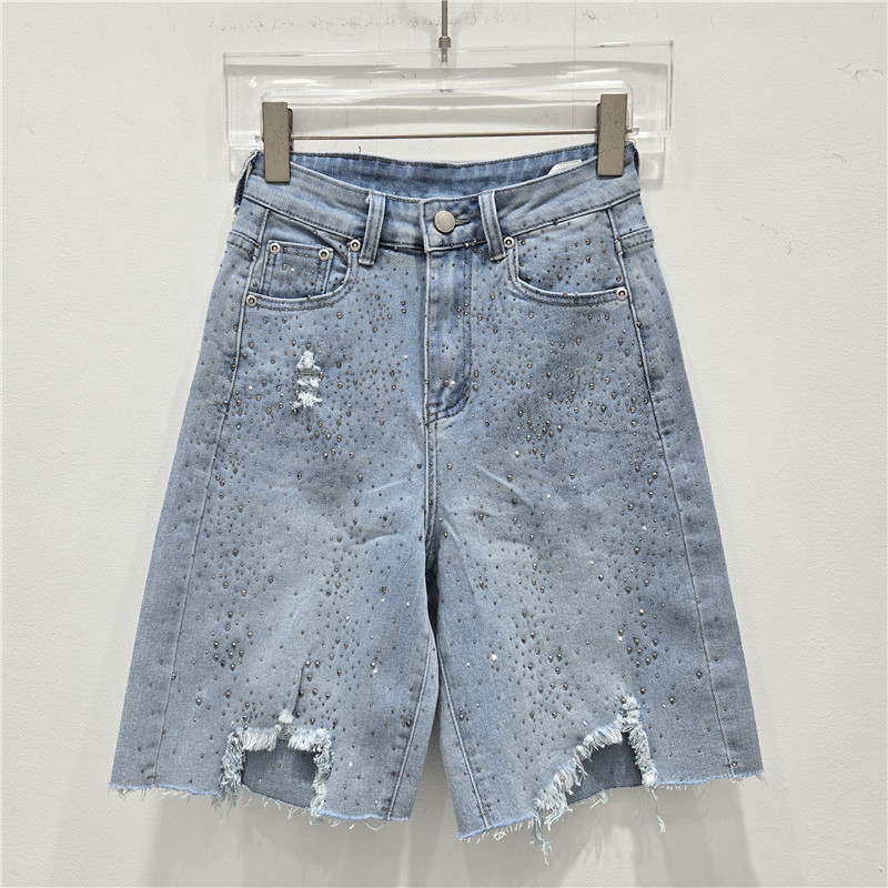 Super Trendy Ripped Rhinestone-Embellished Cropped Stretch Denim Shorts for Women, Summer 2026, Loose Straight-Cut Heavy-Duty Rhinestone Wide-Leg Fashion