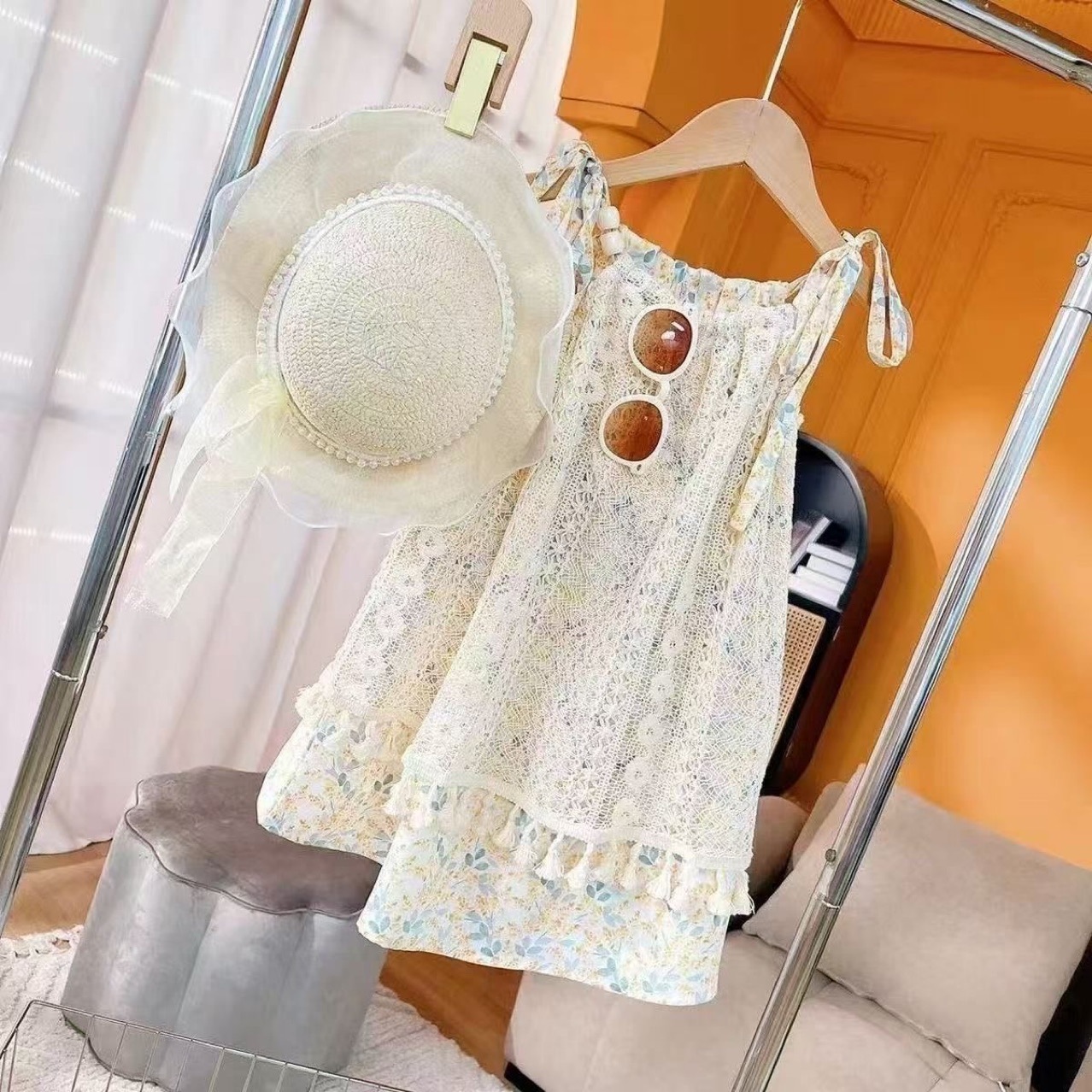 Girls' Sling dress Summer 2025 New Children's Lace Seaside Beach Dress Girls' Princess Dress