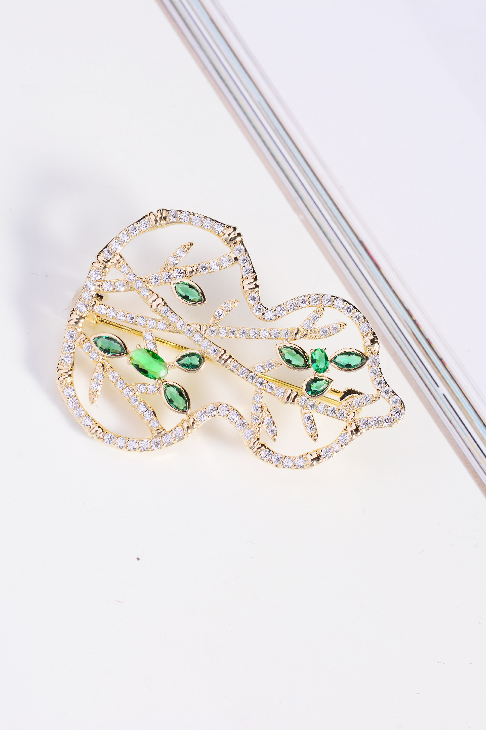 New National Fashion Gourd Bamboo Leaf Zircon Brooch Elegant And Elegant Cheongsam Coat Sweater Clothing Pin Creative Accessories display picture 3