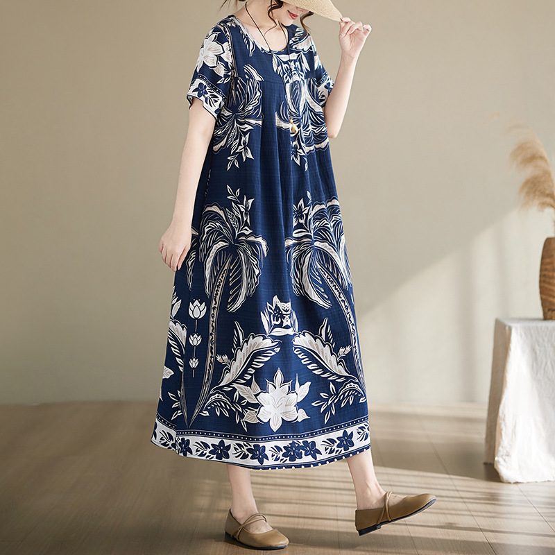 Middle-aged and elderly women's new cotton silk dress summer large size loose waist Western style mother artificial cotton sleeping skirt Middle-aged and elderly women's new cotton silk dress summer large size loose waist Western style mother artificial cotton sleeping skirt