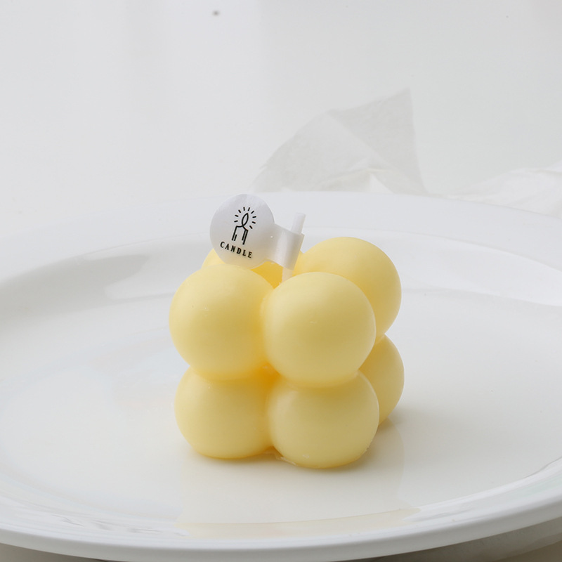 Amarillo trompeta (aroma: manzanilla)