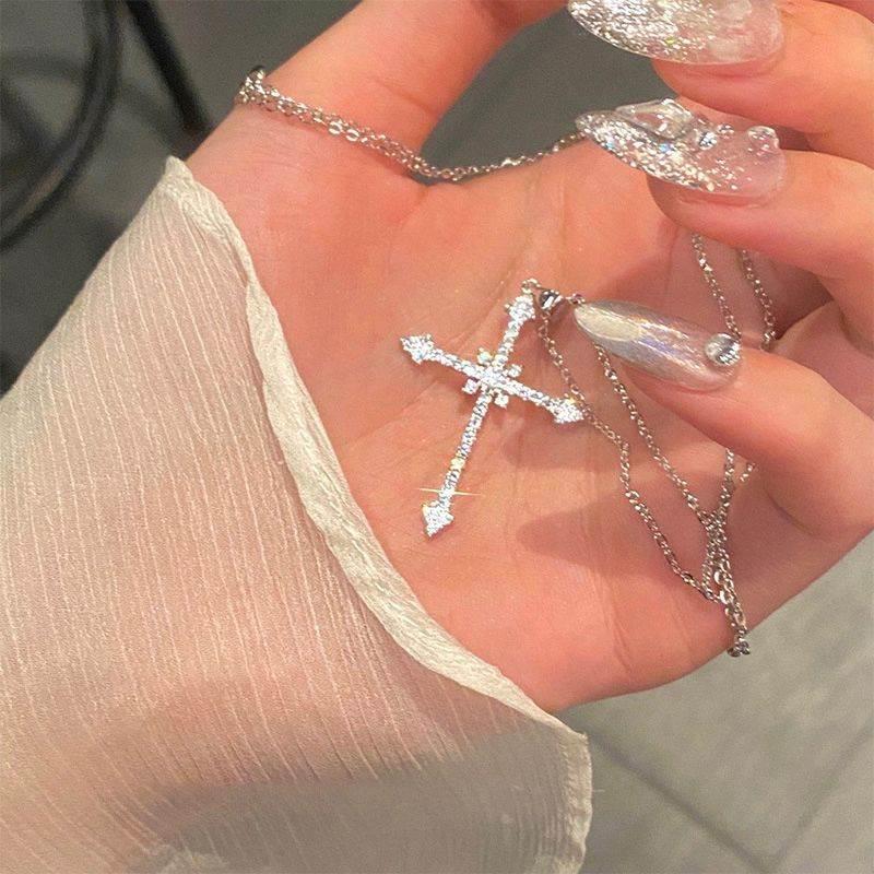 Online Red Star mango cross necklace female hip hop ins trendy cold wind full diamond clavicle chain elegant light luxury pendant