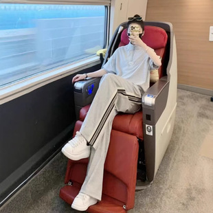 ײɫ�l�y���e�\�����bŮ���nϵ���p�g�@�ݺ�ɫ�������ѝ�ɼ���