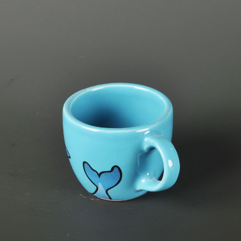 Espresso esmaltado de color personalizado juego de tazas y platillos de café de cerámica italiana con logotipo impreso taza de café capuchino de estilo europeo