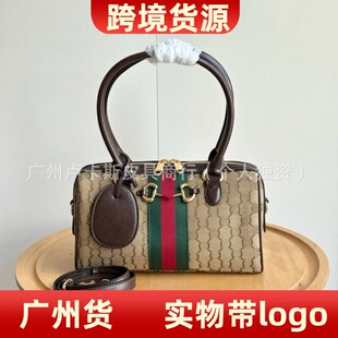 �羳؛Դ �¿���pG�ϻ�Borsetto��ʿ�D���r�аٴ���Ƥ����Ů��