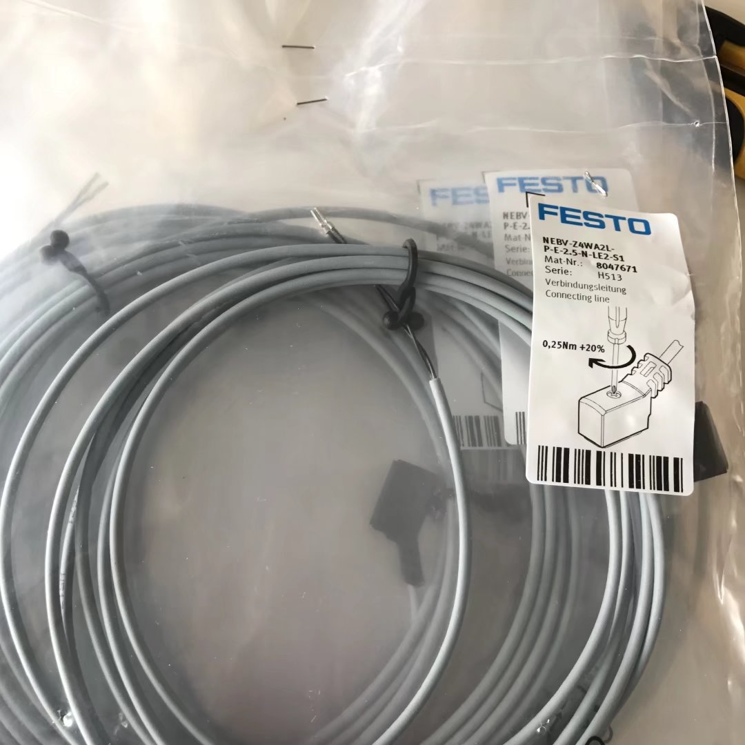 FESTO电磁连接线FESTO 连接电缆	NEBV-Z4WA2L-P-E-2.5-N-LE2-S1