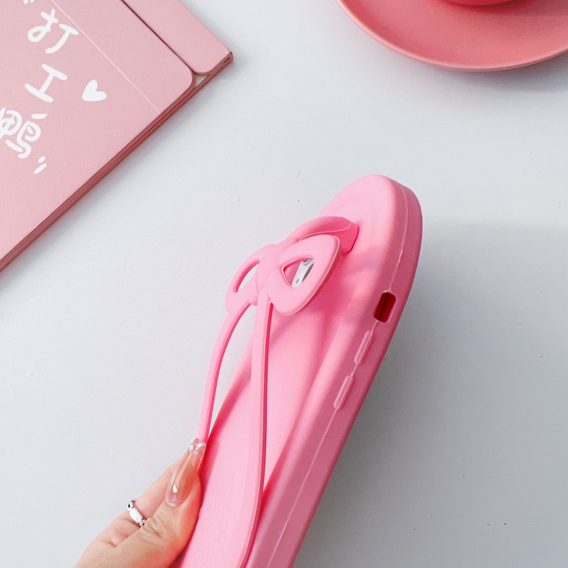 Bow shaped slippers suitable for Apple iPhone 11/12/13Pro Max/14pro Max silicone phone case_voghion.com