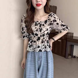 2026年新方领别致法式泡泡短袖碎花衬衫女设计感小众夏季短款上衣