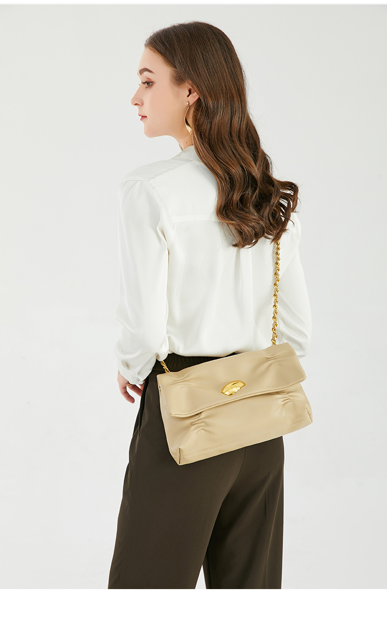 Niche Simple Frech Romantique Sac À Chaîne Pliable En Cuir Souple Sous Les Bras display picture 3