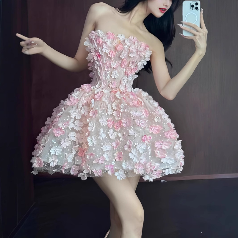 New Strapless dress Heavy Industry Three-dimensional Flower Celebrity Adult Ceremony Dress High-end Light Luxury Niche Birthday Dress New Strapless dress Heavy Industry Three-dimensional Flower Celebrity Adult Ceremony Dress High-end Light Luxury Niche Birthday Dress