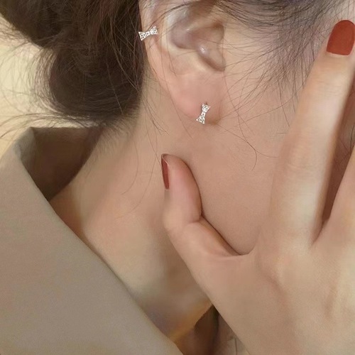 Diamond-studded bow earrings for girls, 2024 new trendy high-end niche design earrings wholesale
