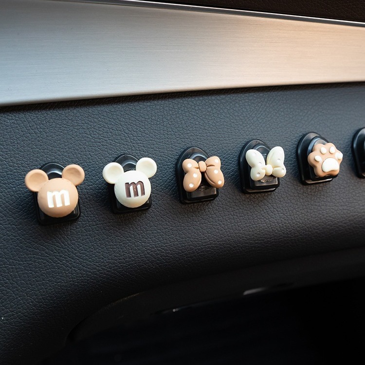 Gancho pequeño para automóvil, respaldo de la silla del automóvil, accesorios de decoración de automóviles de dibujos animados traseros, práctica y linda diosa copiloto
